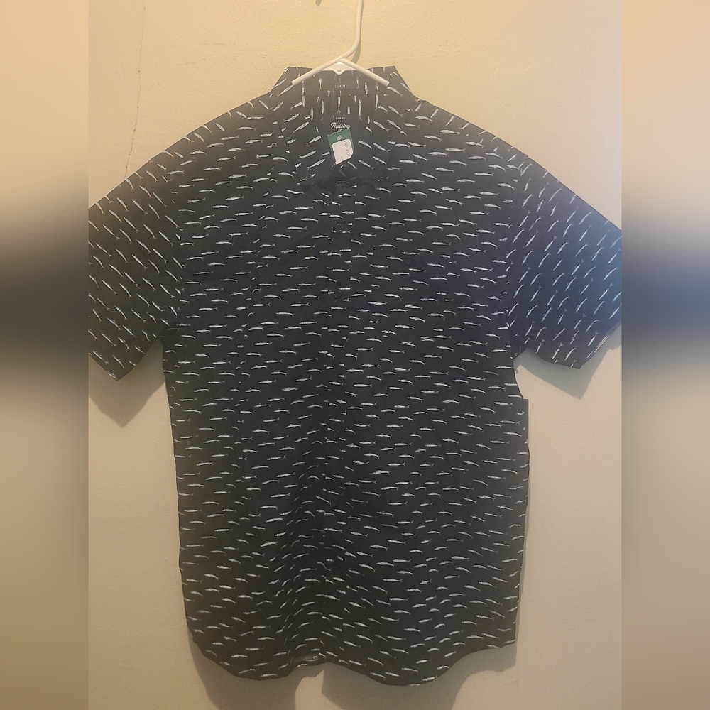 NWT AOP Minnow Artistry in Motion Shirt